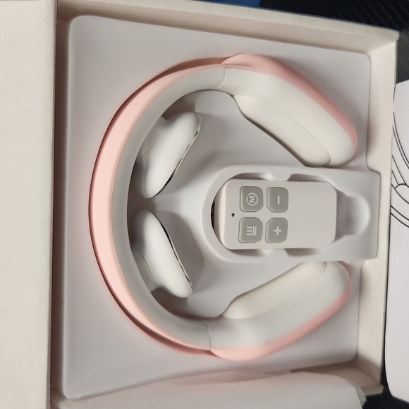 Neck massager - Picture 3 of 3